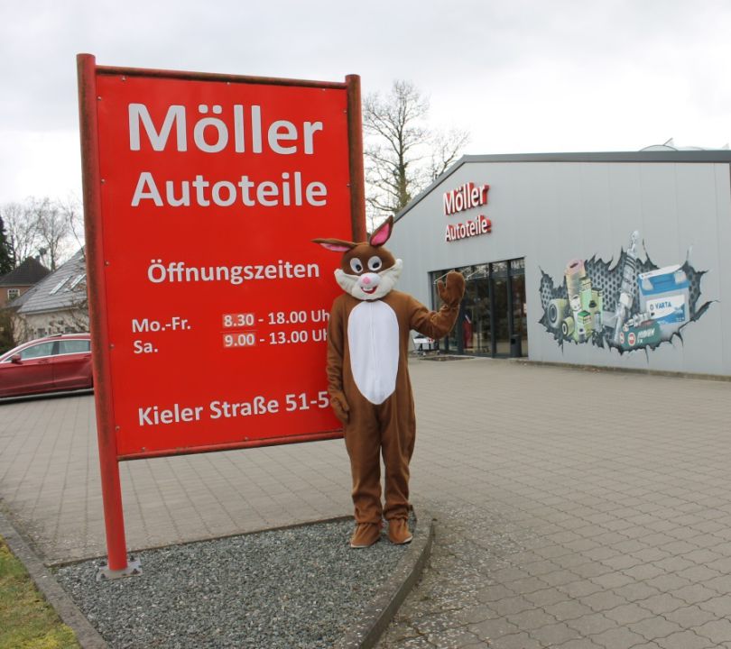 Der Osterhase bei Möller Autoteile.